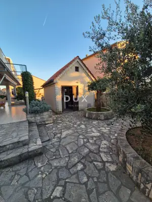 Haus 258 m², Sveti Filip i Jakov - ruhiger Teil - 5