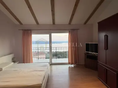 Crikvenica - kuća 375 m² sa garažom, dvorištem i pogledom na more - 2