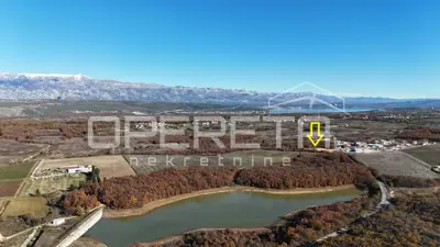 Gospodarsko zemljište 25.000 m², Islam Latinski uz magistralu - 2
