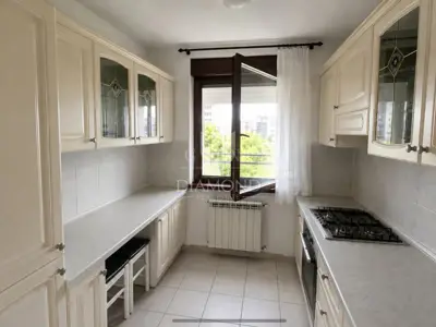 Apartment 71 m², Malešnica - 2 loggias and a view of the park - 3
