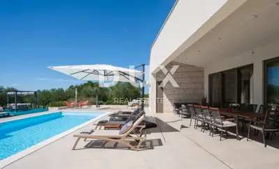 House 350 m², Smoković - furnished, pool and winter garden - 2