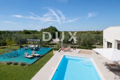 House 350 m², Smoković - furnished, pool and winter garden - 4