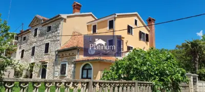 Haus 280 m², Novigrad - 1. Reihe zum Meer - 2