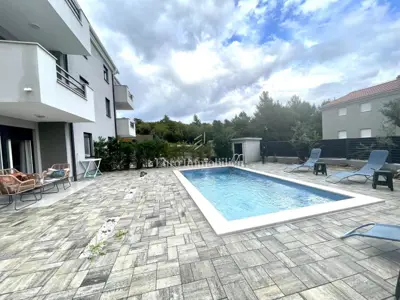Apartment 63 m², Uvala Soline - ground floor with pool