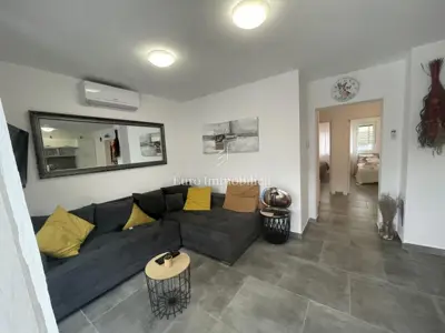 Wohnung zum Kauf in Uvala Soline, 62,8 m² - 2