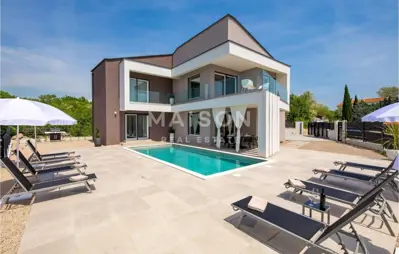 Vila 175 m², Vrbnik na otoku Krku, bazen i terasa