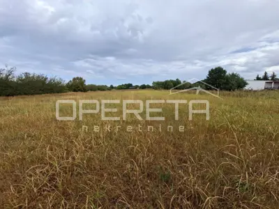 Land 8,650 m², Krmed - building and agricultural land - 5