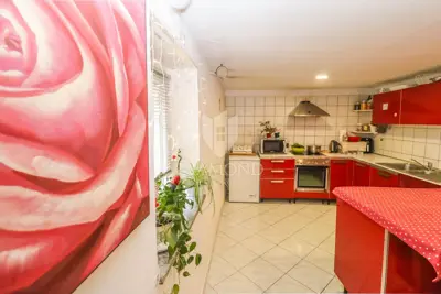 Prilika! Dvije samostojeće kuće u okolici Pule! - 4