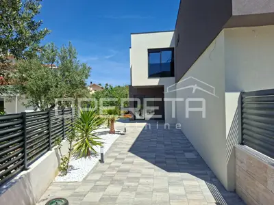 Haus zum Kauf in Srima, 148,8 m² - 2