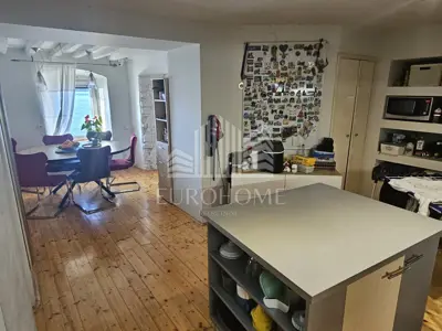 Stan 82 m², Dolac Šibenik - prvi red do mora - 11