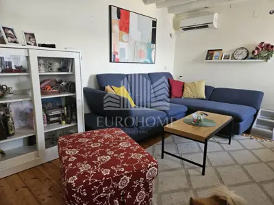 Stan 82 m², Dolac Šibenik - prvi red do mora