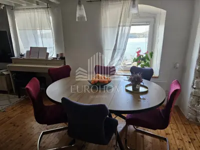 Stan 82 m², Dolac Šibenik - prvi red do mora - 6