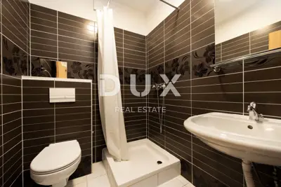 Motel 1,026 m², Pićan - 70 beds and renovated - 8