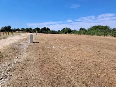 Građevinsko zemljište 841 m², Vodnjan - mirna rubna lokacija