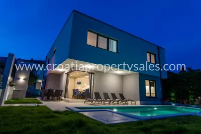 Kuća, Kaštela, 404 m², 1 690 000 €