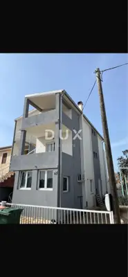 Haus 250 m², Vrsi - 4 Wohnungen und 3 Terrassen - 13