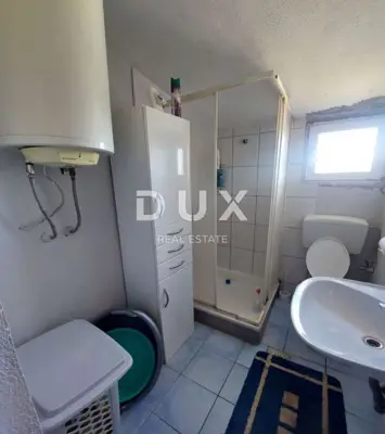 Haus 250 m², Vrsi - 4 Wohnungen und 3 Terrassen - 11
