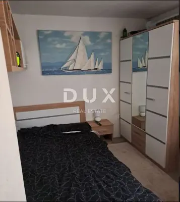 Haus 250 m², Vrsi - 4 Wohnungen und 3 Terrassen - 8