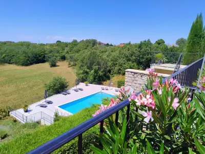 Kuća 115 m², Buje - panoramski pogled i bazen - 18