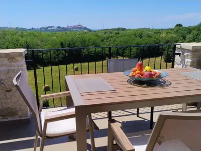 Kuća 115 m², Buje - panoramski pogled i bazen - 13