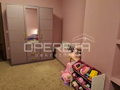 Kuća 400 m², Bili brig, miran obiteljski kvart - 7