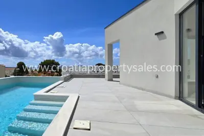 Haus, Šibenik, 198 m², 600 000 € - 2