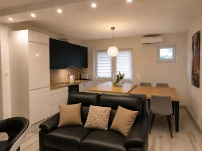 Wohnung 58 m², Varaždin - Bronx, Loggia und 2 Abstellräume