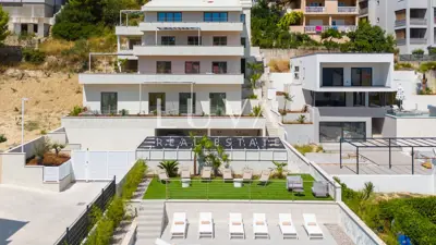 Resort 629 m², Duće - Meeresnähe und 4 Apartments - 3