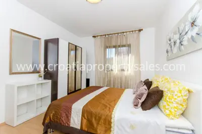 Kuća, Brač, 80 m², 350 000 € - 2