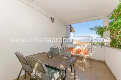 Kuća, Brač, 80 m², 350 000 €