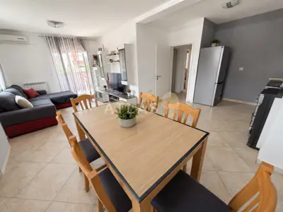 GROBNIK, DRAŽICE | Stan u mirnom okruženju - 2
