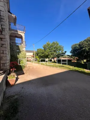 Haus 330 m², Brtonigla - Anwesen mit Bauland - 14
