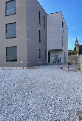 Stan 131 m², Poreč, pogled na more i natkrivena terasa