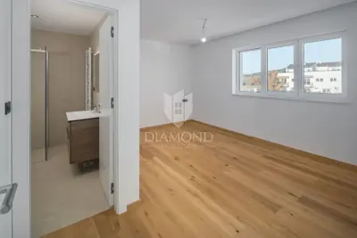 Rovinj, apartment in a prime location with sea view - 9
