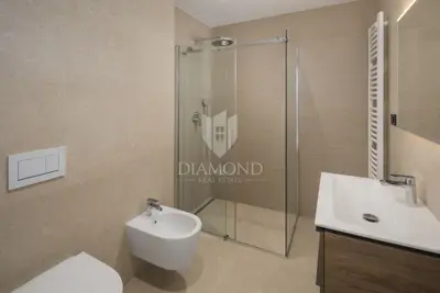 Rovinj, apartment in a prime location with sea view - 10