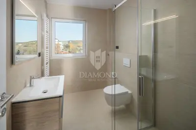 Rovinj, apartment in a prime location with sea view - 8