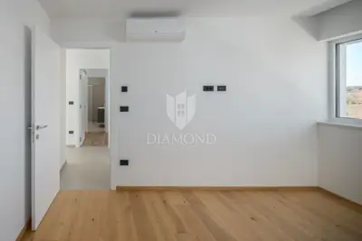 Rovinj, apartment in a prime location with sea view - 6