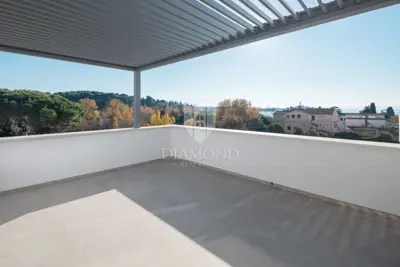 Rovinj, apartment in a prime location with sea view