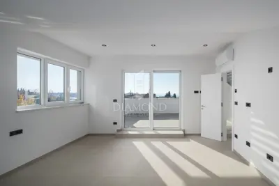 Rovinj, apartment in a prime location with sea view - 13