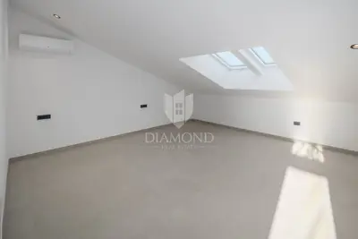 Rovinj, apartment in a prime location with sea view - 17