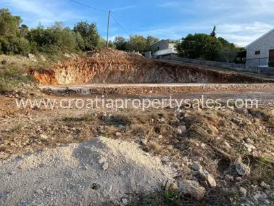 Baugrundstück 1.200 m², Šolta - erste Reihe zum Meer - 8