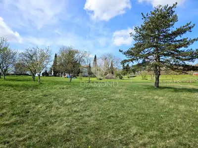 Baugrundstück 1.592 m², Poreč Umgebung - ruhiger Ort - 4