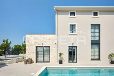 Villa 320 m², Poreč surroundings, sea view