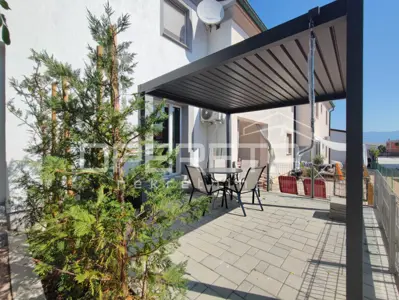 Stan 77 m², dva odvojena apartmana, 100 m do plaže, Vir, Zadar - 8