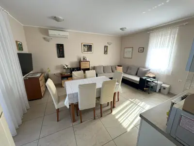 Stan 96 m², Ližnjan - prizemlje s vrtom