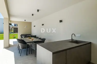 Villa 274 m², Brtonigla - pool, jacuzzi and summer kitchen - 17