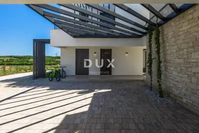 Villa 274 m², Brtonigla - pool, jacuzzi and summer kitchen - 9