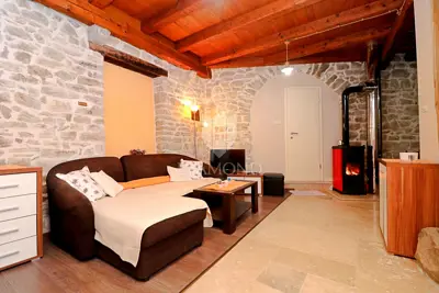 Steinhaus 124 m², Gračišće - renoviert und in Reihe - 2