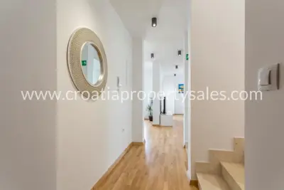 Apartment, Split, 161 m², 3-room, 590 000 € - 9