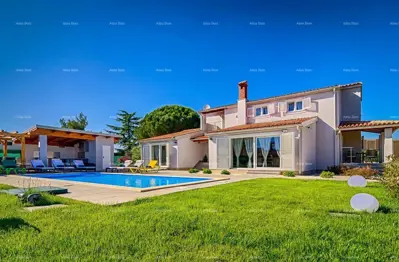 Kuća 226 m², Fažana uz more, grijani bazen i terasa